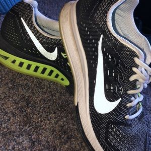 Women's Nike shoes size 9